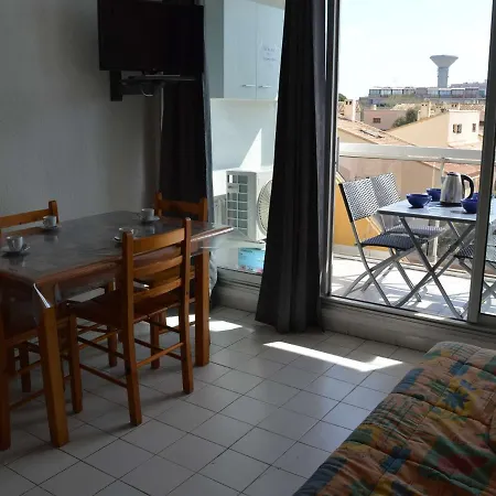 Climatise 4 Couchages Proche Et Commerces Au Grau-du-roi - Fr-1-250-160 *